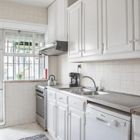 Downtown With Terrace - 4 Bedrooms *
