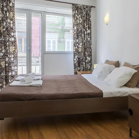 Apartment Downtown With Terrace - 4 Bedrooms Porto
